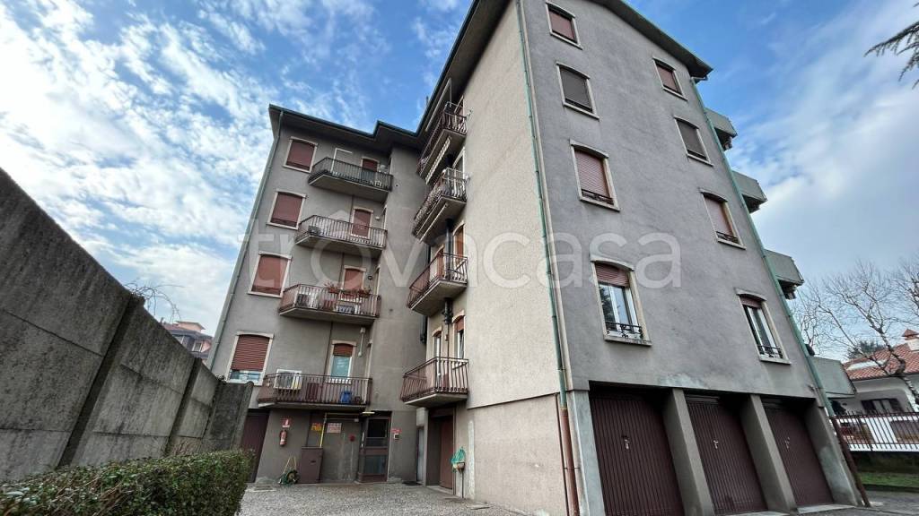 Appartamento in vendita a Lainate via Solferino, 3