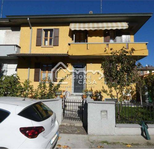 Villa in vendita a Reggio nell'Emilia via Giulio Cesare Vanini, 2/1