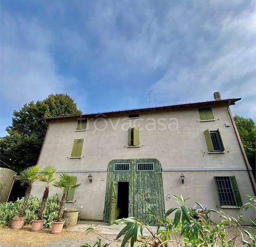 Villa in vendita a Reggio nell'Emilia via Enrico Ferri 18 e