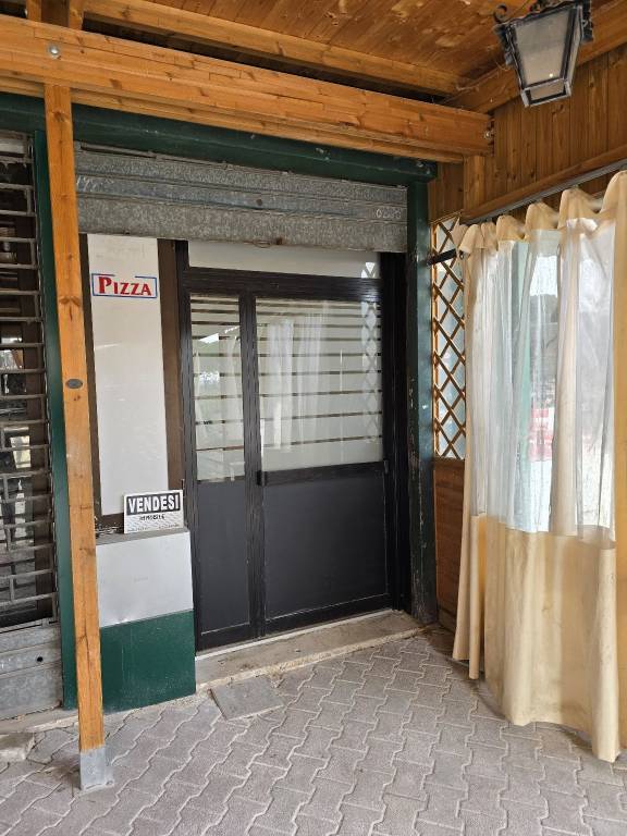 Negozio in in vendita da privato a Corciano via Aldo Moro, 106A