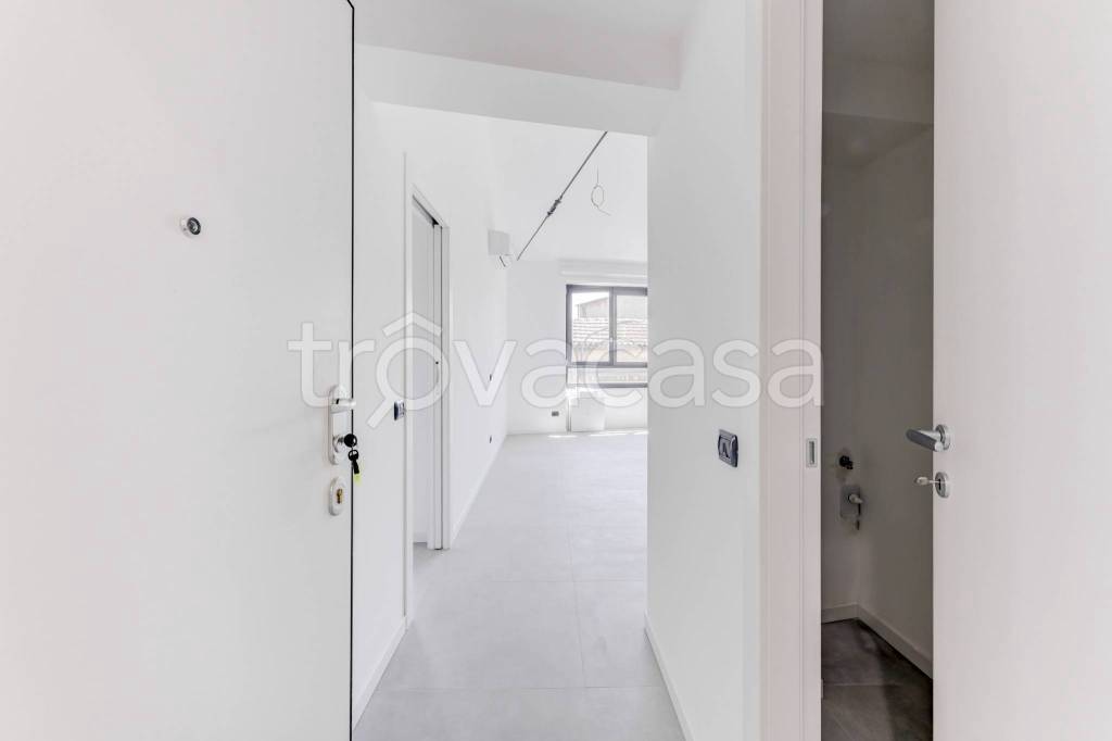 Appartamento in affitto a Milano viale Certosa, 181