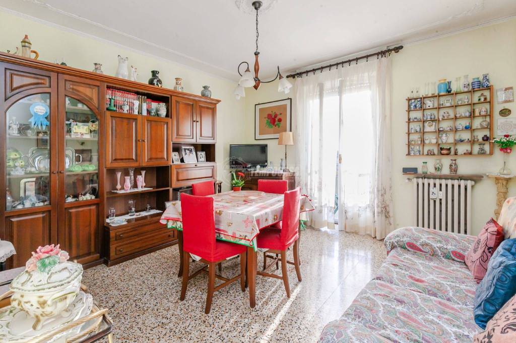 Appartamento in vendita a Milano via Diego Guicciardi