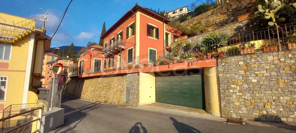 Villa Bifamiliare in in vendita da privato ad Alassio via a Solva, 83