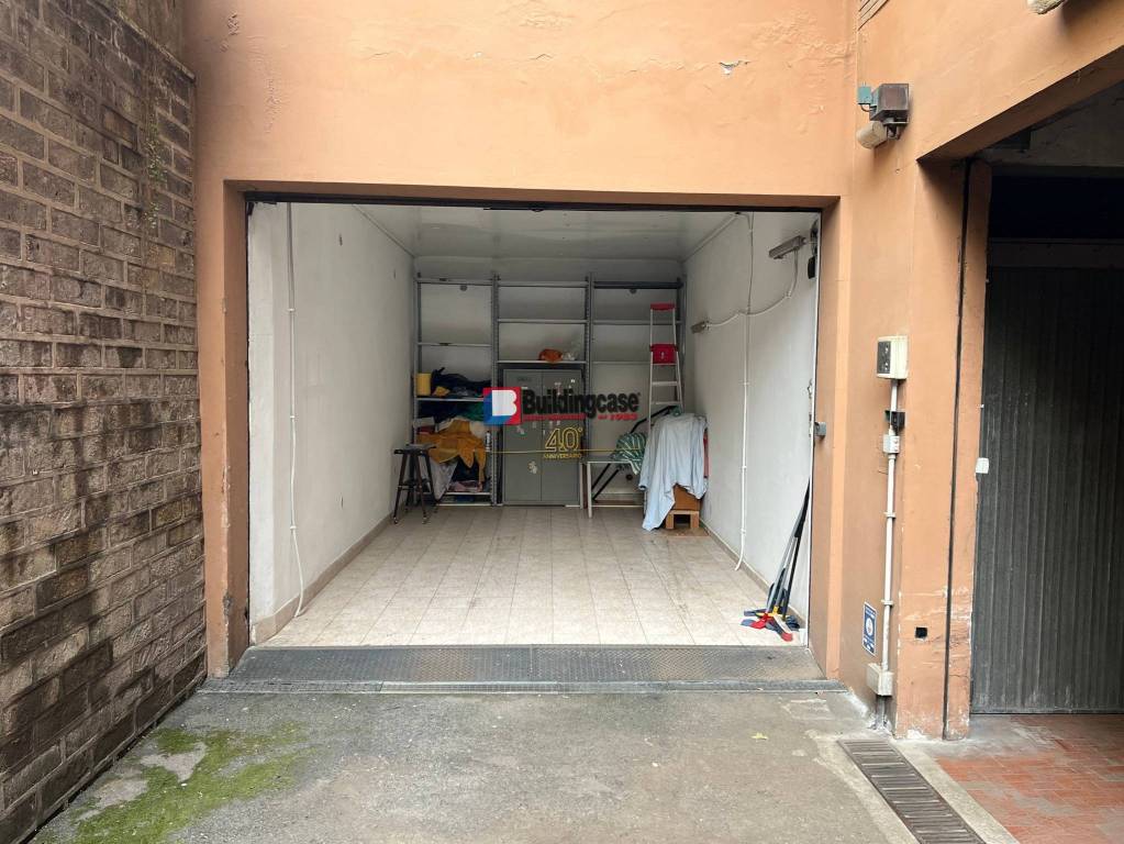 Garage in vendita a Roma via dei Frassini