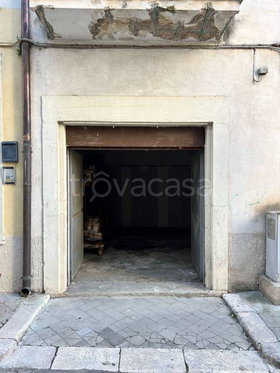 Garage in vendita a Gioia del Colle via Mastrandrea, 8/a