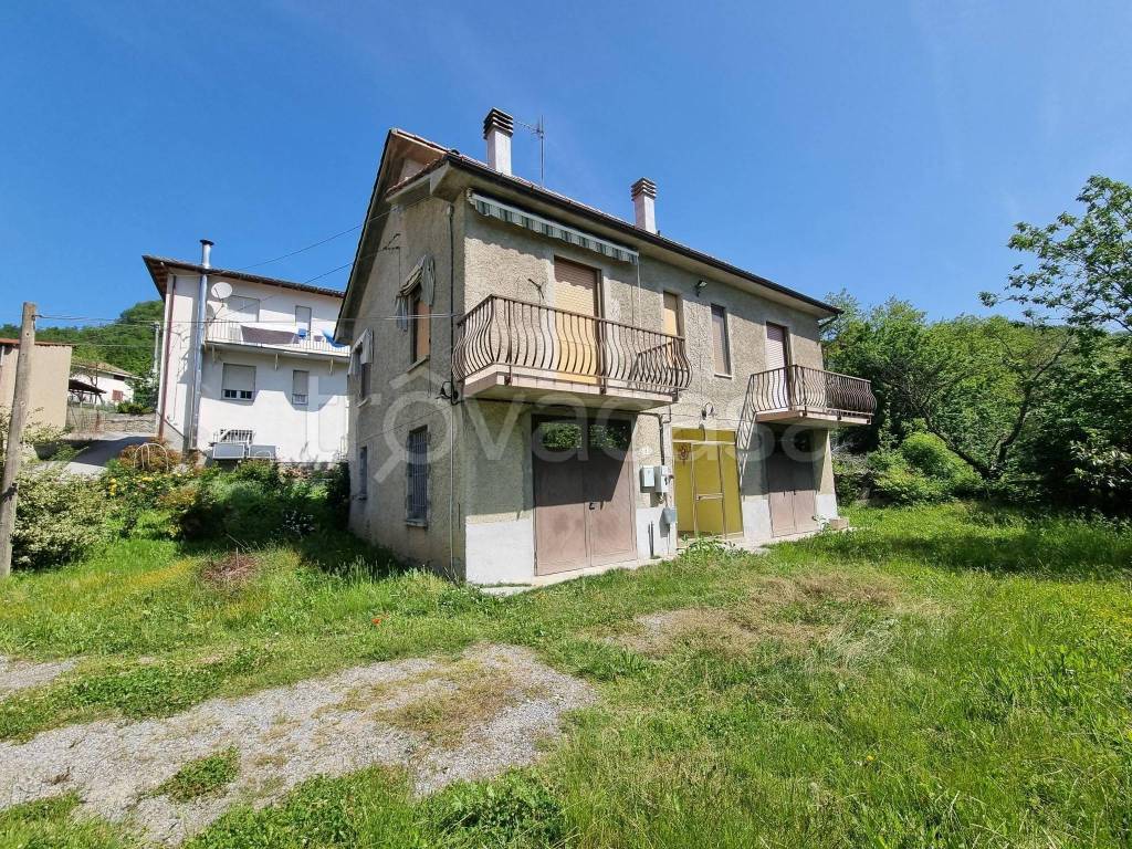 Villa in vendita a Saliceto frazione Lignera Soprana, 35