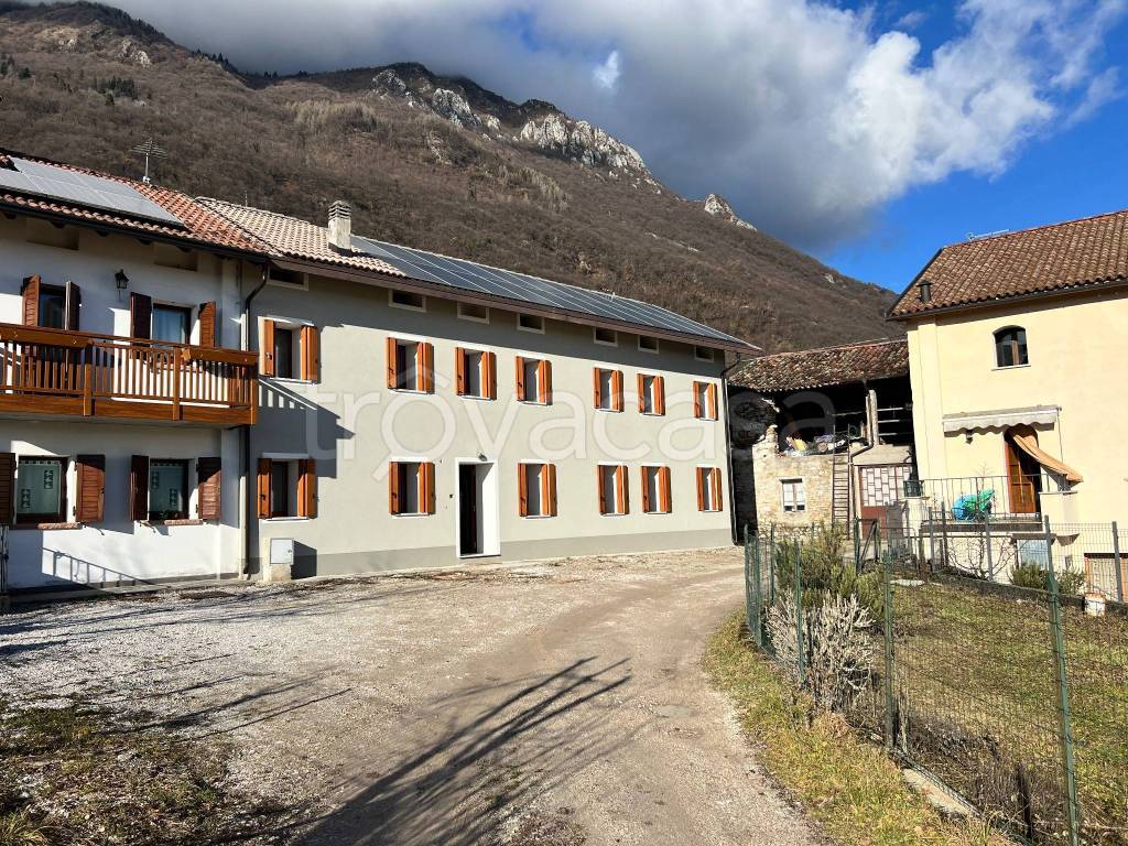 Casa Indipendente in vendita a Belluno via Fontanelle, 16