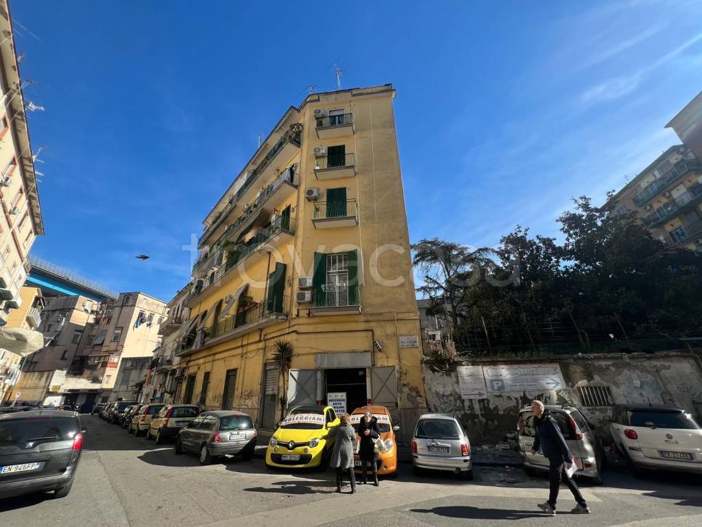 Appartamento in vendita a Napoli via Pier delle Vigne