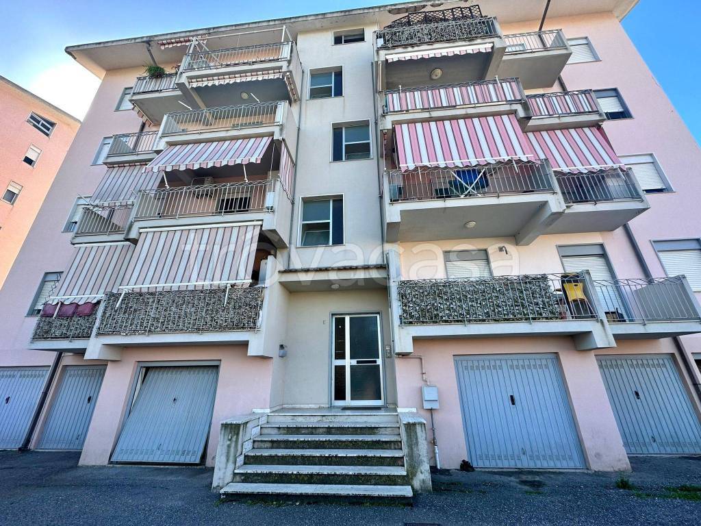 Appartamento in vendita a Barcellona Pozzo di Gotto via Saia Pantano, 1
