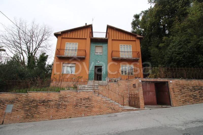 Villa in vendita a Montecarotto via Roma, 2