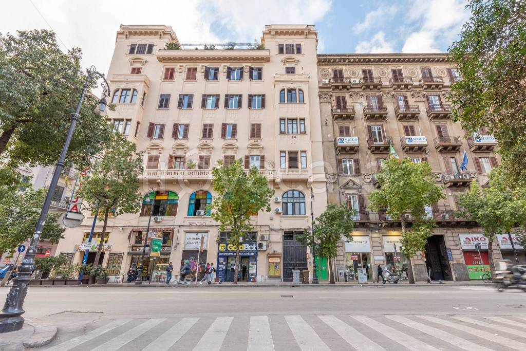 Appartamento in vendita a Palermo via Roma, 188