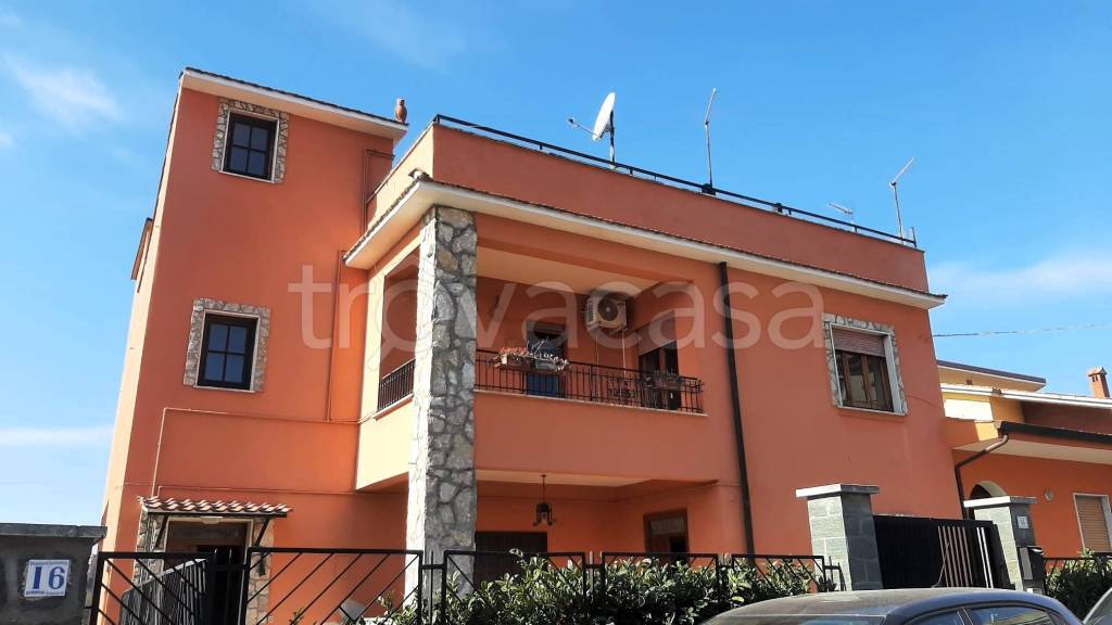 Appartamento in vendita a Riano via Trento, 14