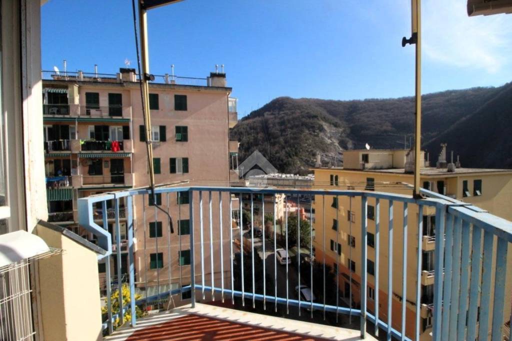 Appartamento in vendita a Genova via Giulia De Vincenzi, 38