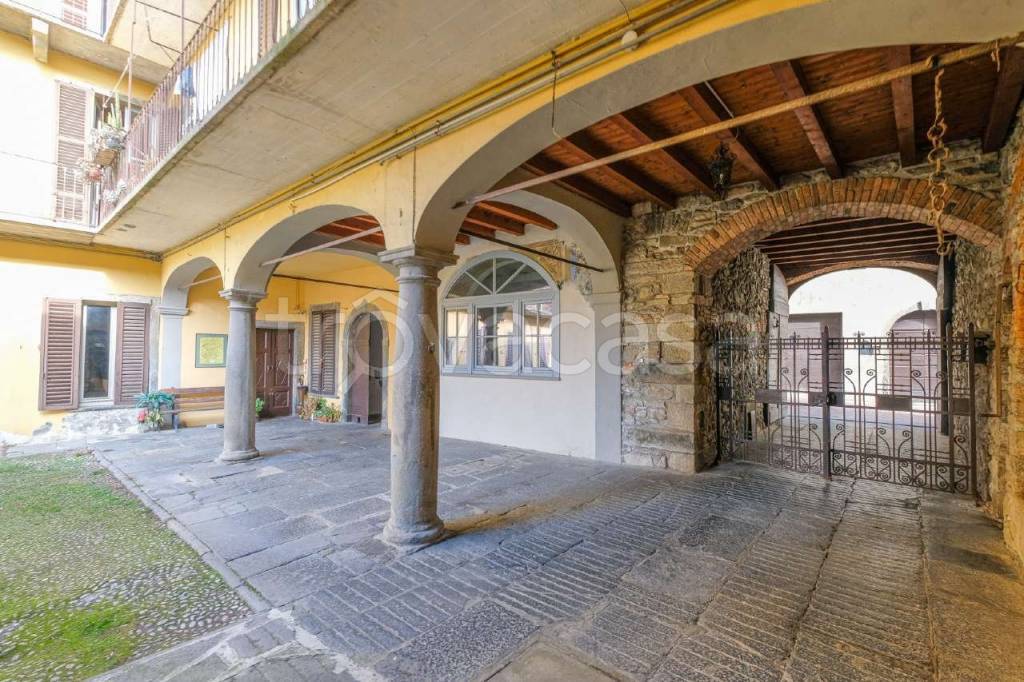 Appartamento in vendita a Caprino Bergamasco via roma 3