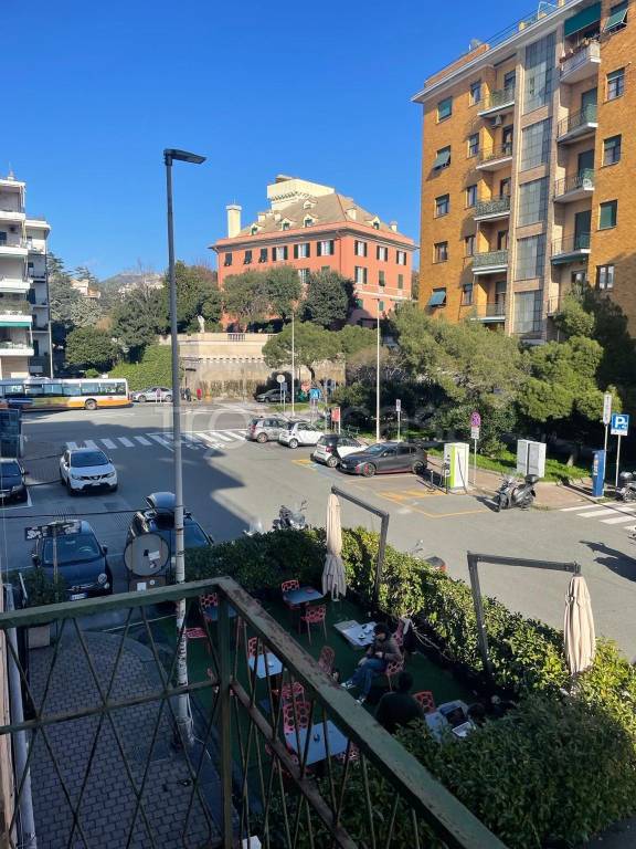 Appartamento in vendita a Genova piazza Leonardo da Vinci, 9