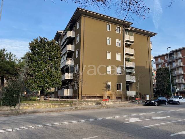 Appartamento in vendita a Verona via Luigi Prina, 37