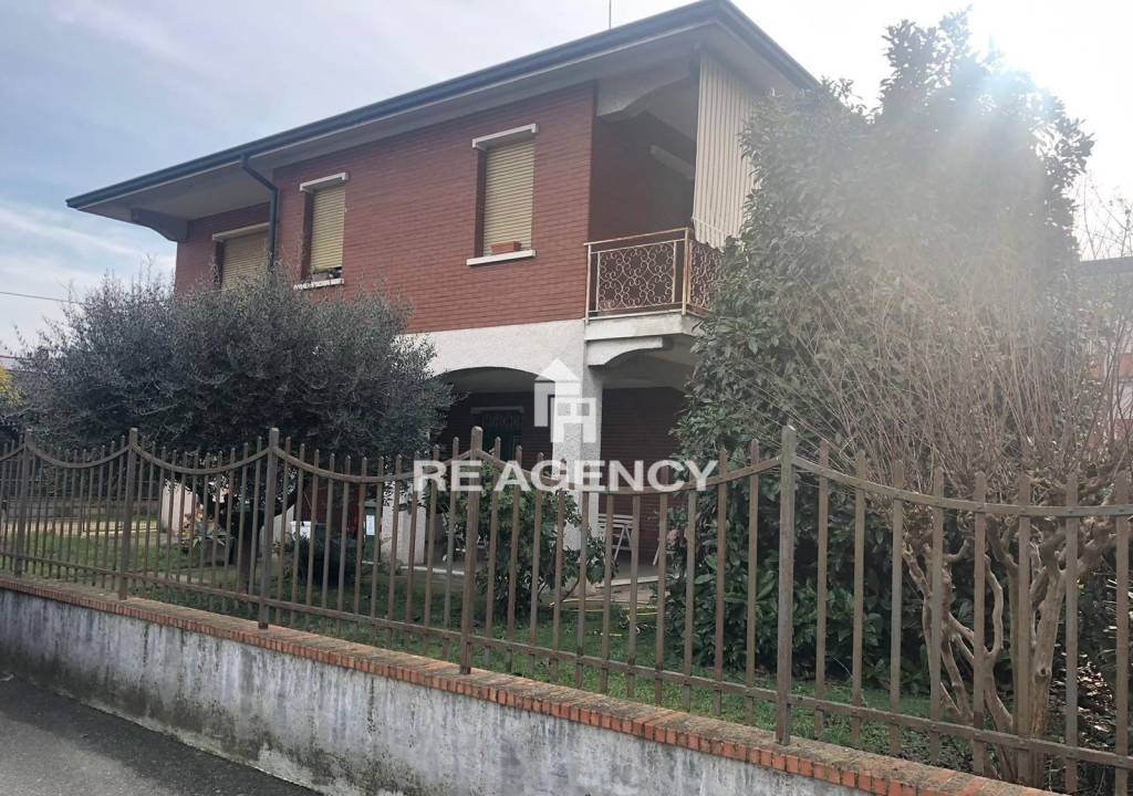 Villa in vendita a Orzinuovi via Giuseppe Verdi, 6