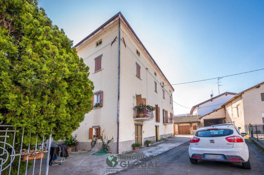 Villa Bifamiliare in vendita ad Albinea via Ca' Duchi, 4-5-6