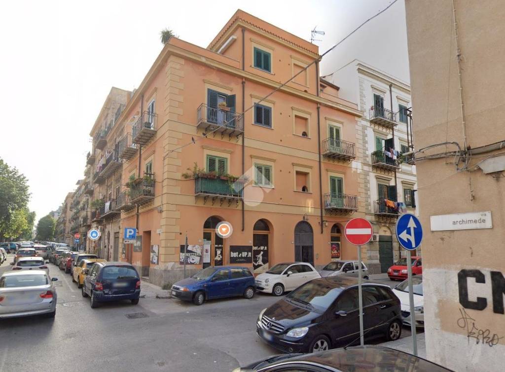 Negozio in vendita a Palermo via archimede, 133
