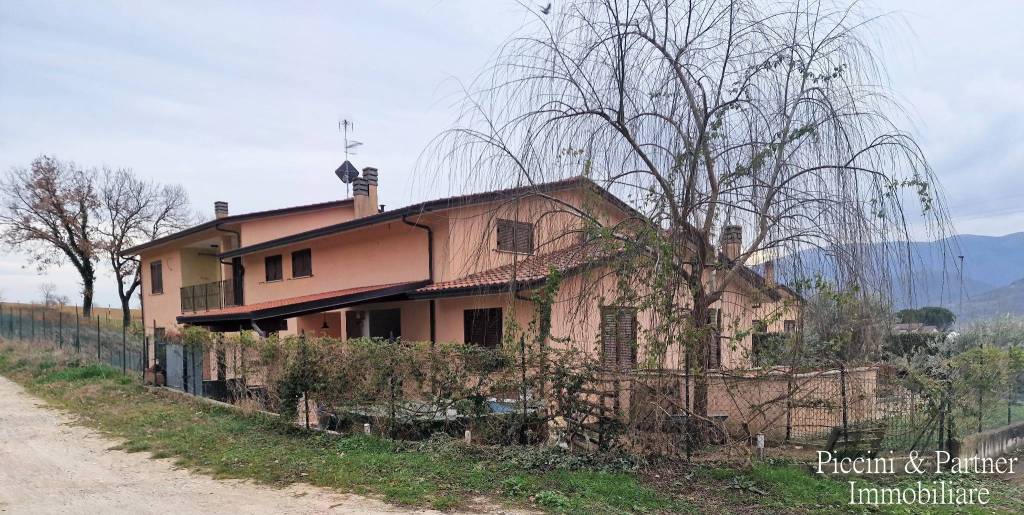 Appartamento in vendita a Perugia strada Tiberina Nord, 421