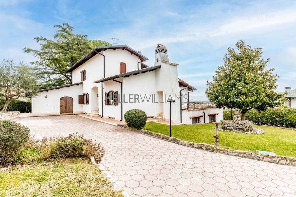 Villa in vendita a Fonte Nuova via Venezia Giulia, 51
