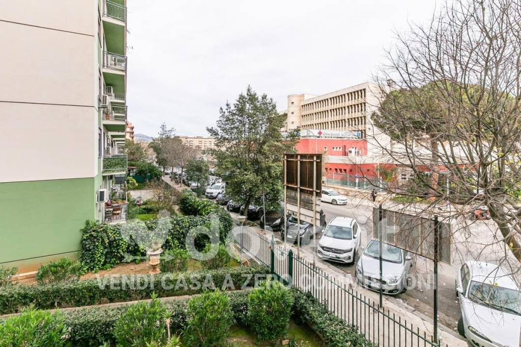 Appartamento in vendita a Palermo via Ernesto Tricomi, 8