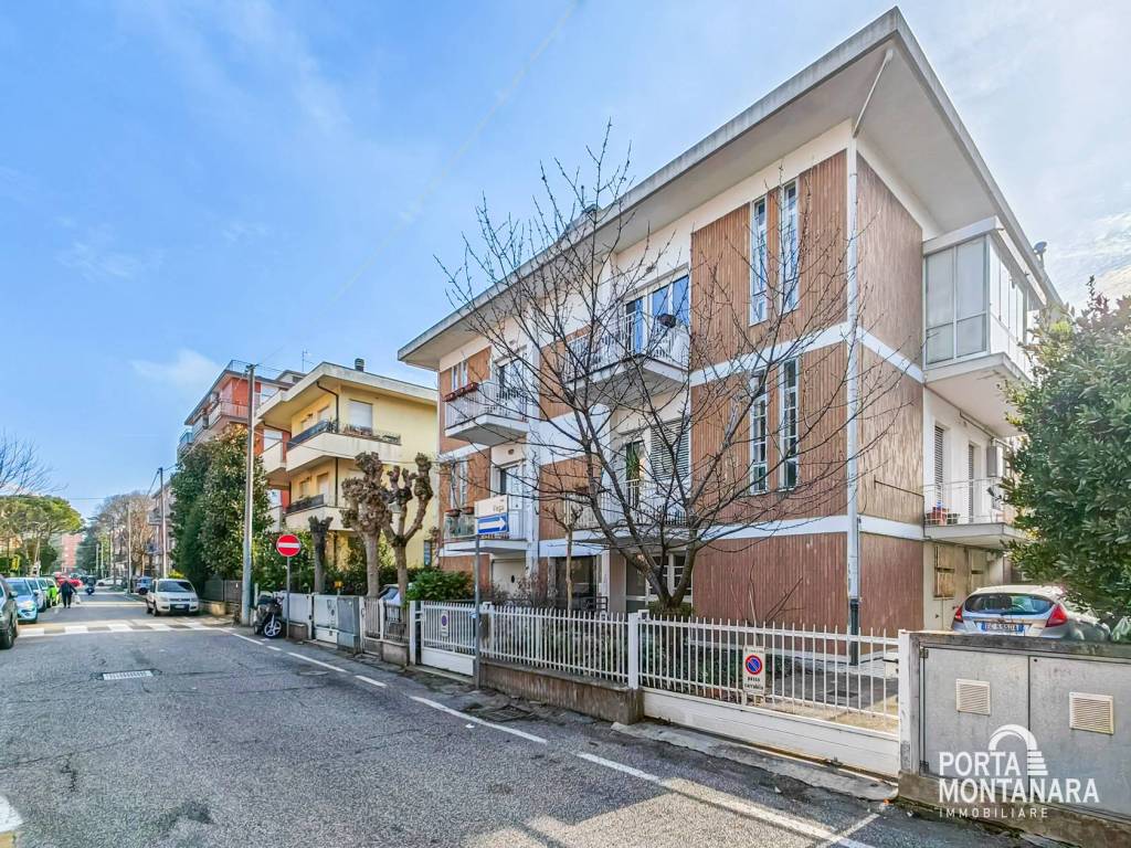 Appartamento in vendita a Rimini via Vega, 43