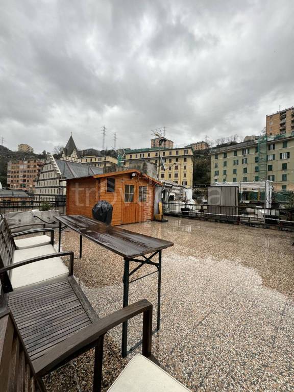 Appartamento in vendita a Genova via San Bartolomeo del Fossato 67