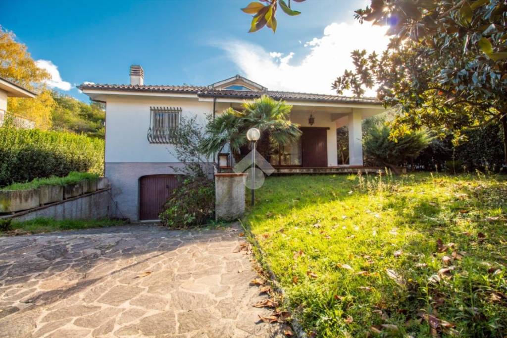 Villa in vendita a Borgo Velino viale Aldo Moro, 112