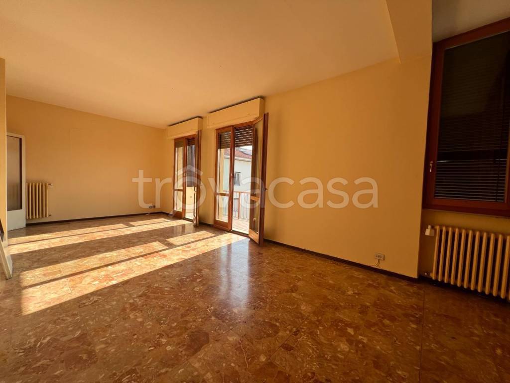 Appartamento in affitto a Parma viale delle Rimembranze, 29