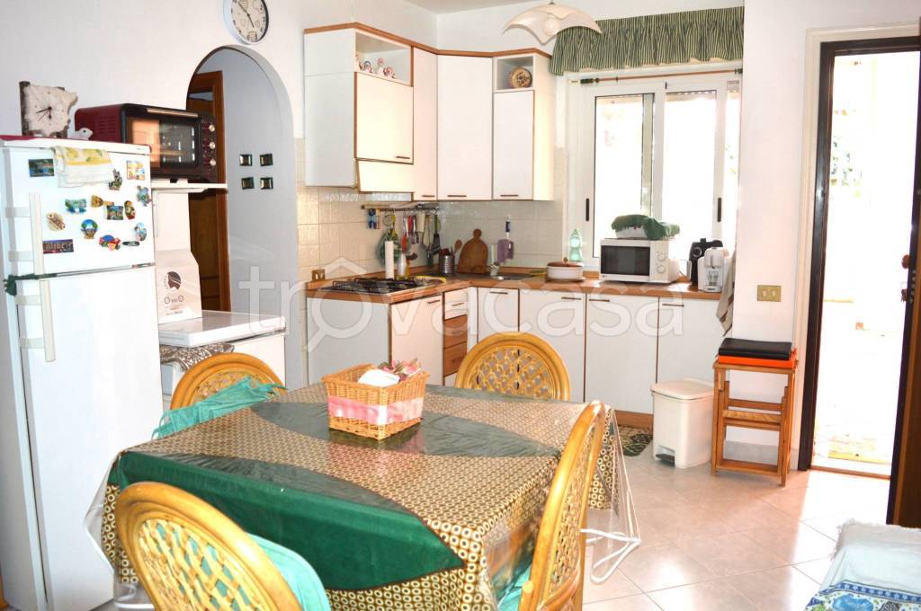 Appartamento in vendita ad Ardea via Agrigento
