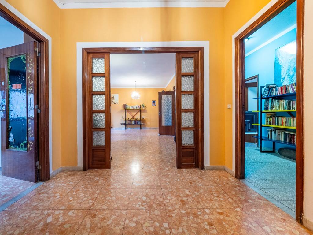 Appartamento in vendita a Cagliari via Monserrato Rossellò, 12
