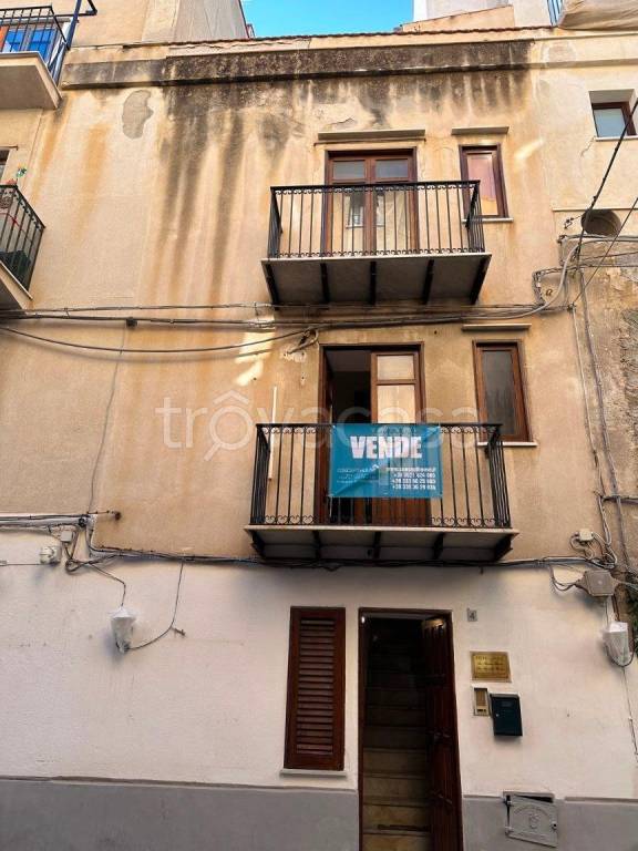 Casa Indipendente in vendita a Cefalù via Candeloro, 4