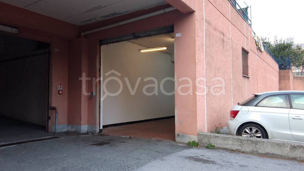 Garage in vendita a Genova