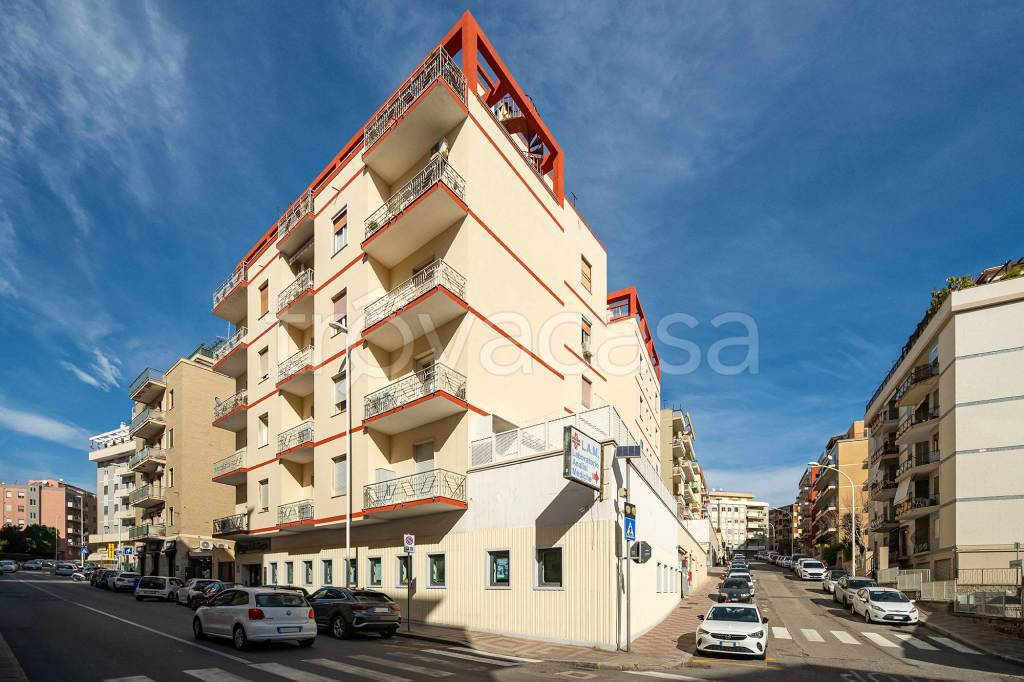 Appartamento in vendita a Cagliari via della Pineta, 110