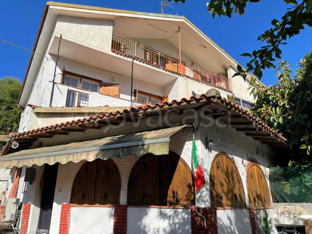 Appartamento in vendita a Diano San Pietro corso Luigia Saguato, 17
