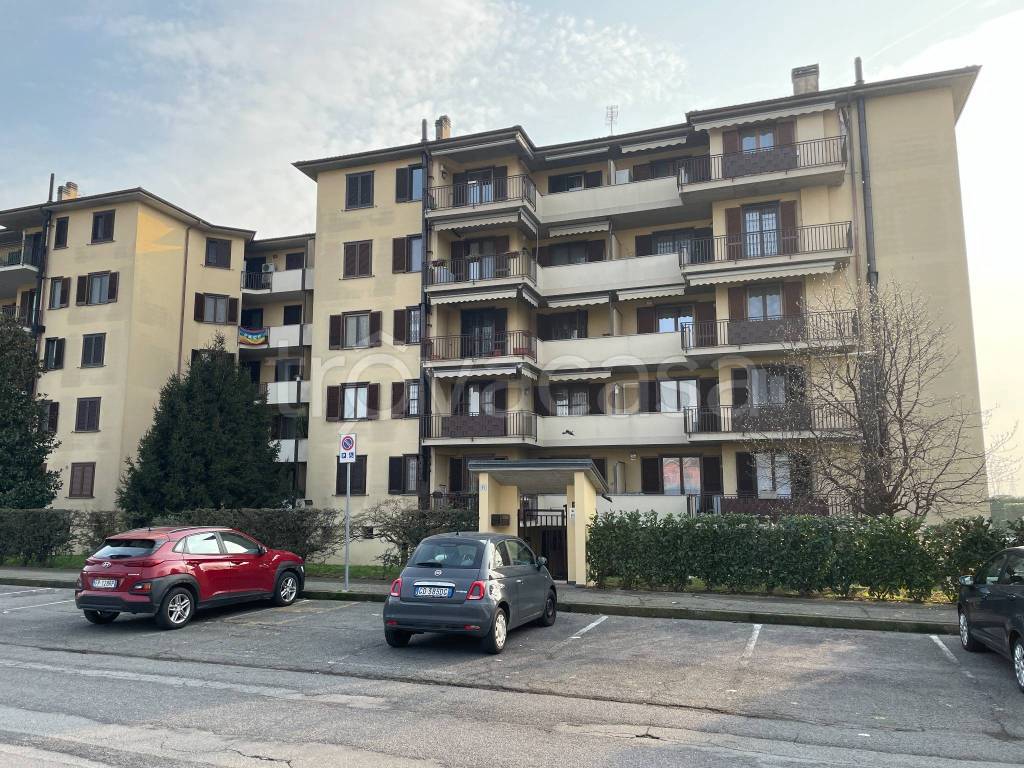 Appartamento in vendita a Cassano d'Adda via Aldo Moro, 11