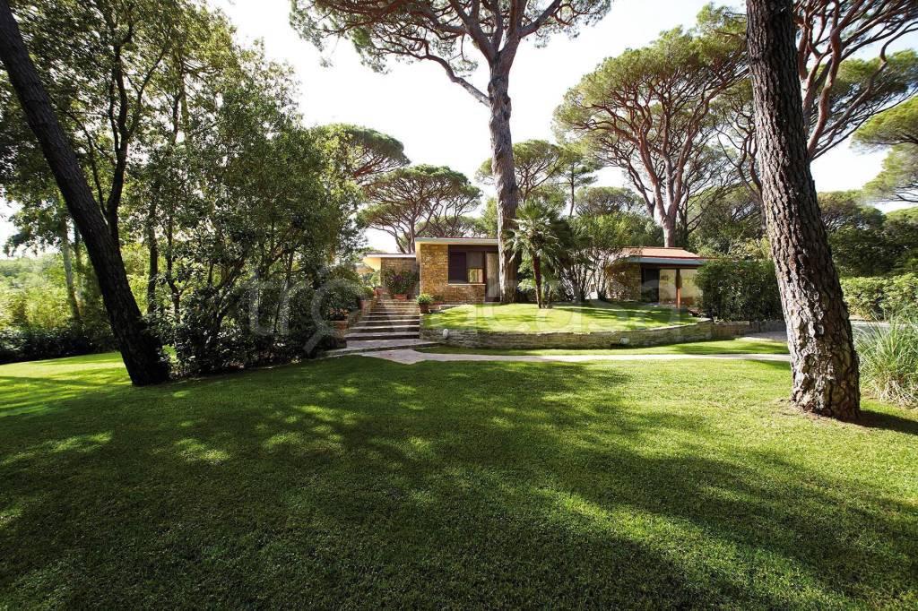 Villa in vendita a Santarcangelo di Romagna via ugo raschi