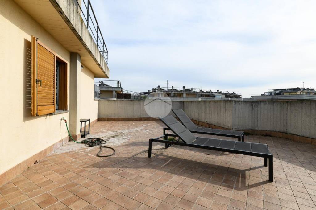 Appartamento in vendita a Roma via Eugenio Maccagnani