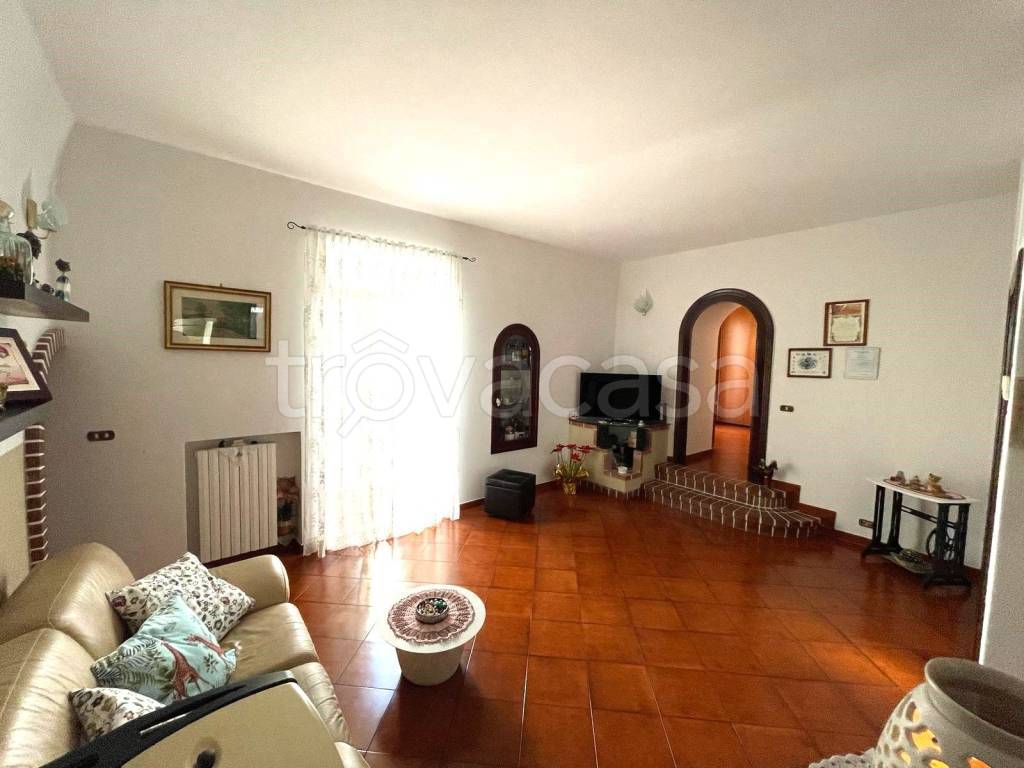 Villa Bifamiliare in vendita a Bari via Raffaello