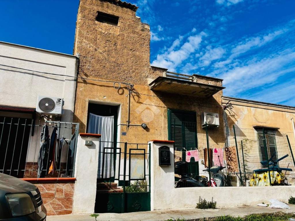 Appartamento in vendita a Palermo via Emiro Giafar, 87