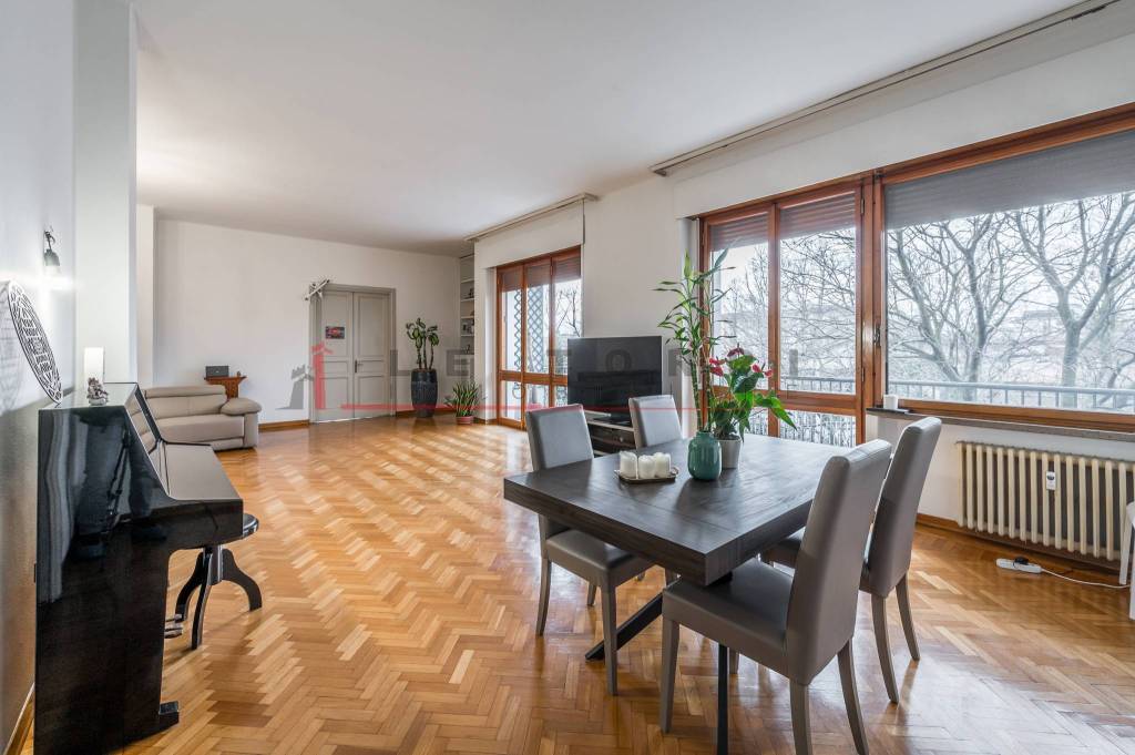 Appartamento in vendita a Modena viale Virginia Reiter, 24