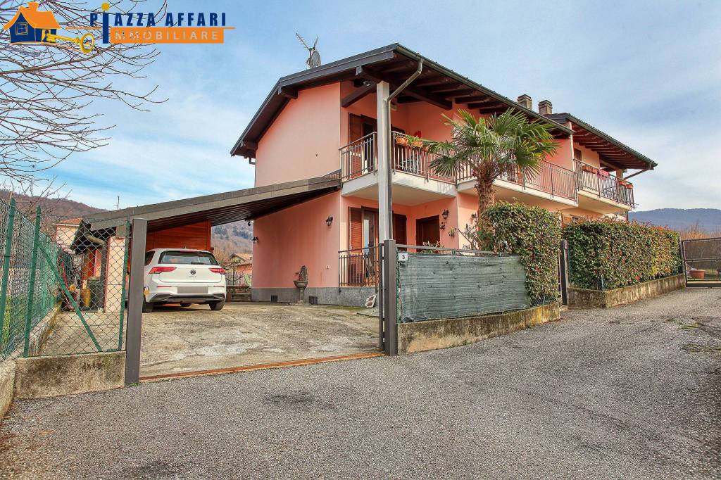 Villa Bifamiliare in vendita a Bedero Valcuvia via della Gisora, 3