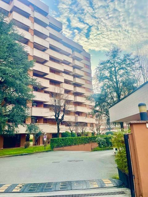 Appartamento in vendita a Cologno Monzese via Amerigo Vespucci, 11
