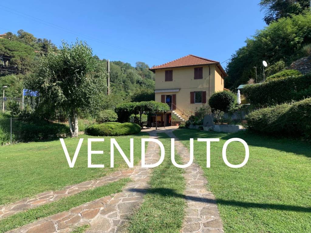 Villa in vendita a Serra Riccò via Riccò, 30