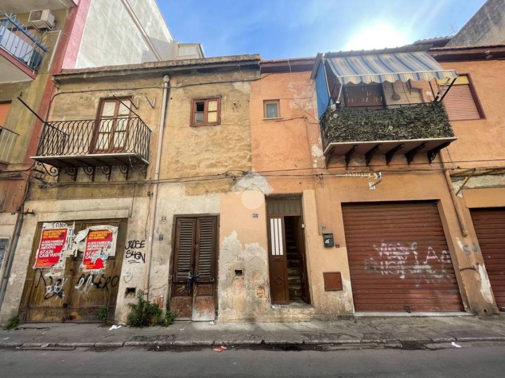 Intero Stabile in vendita a Palermo via Cipressi, 56