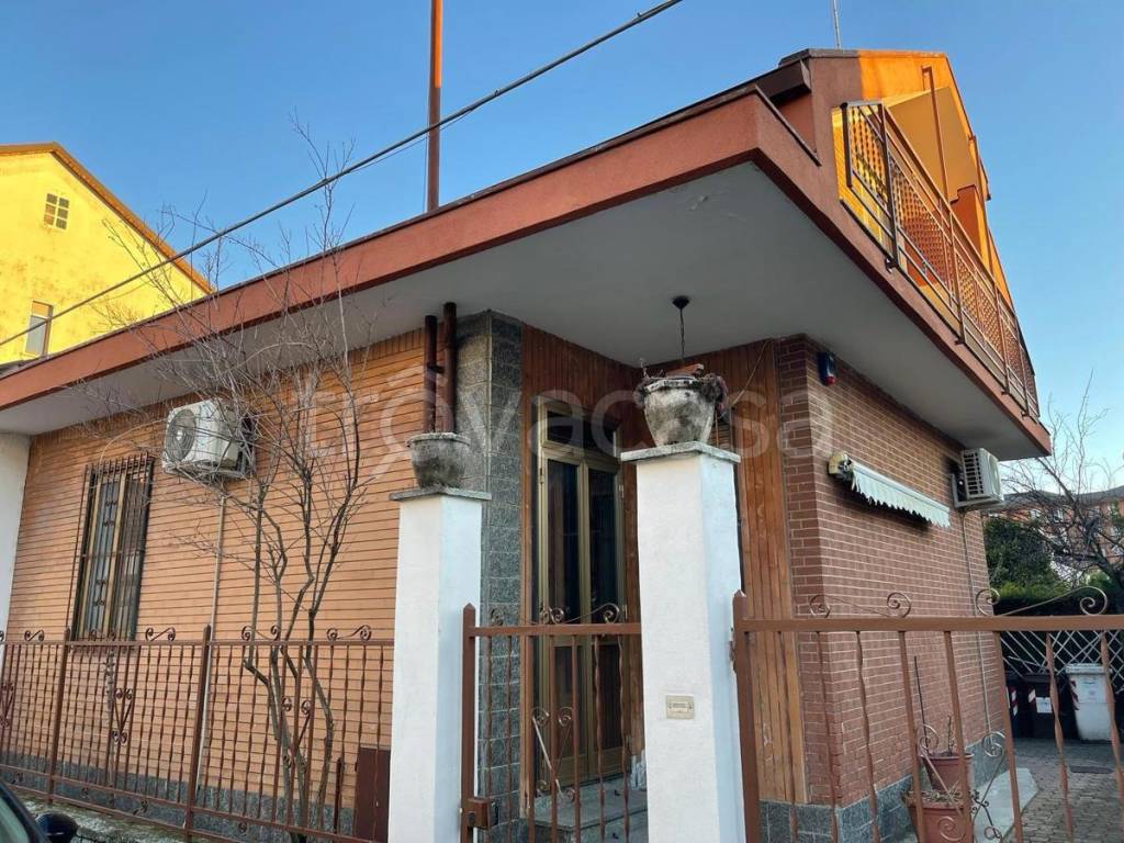 Casa Indipendente in vendita a Grugliasco via xx settembre, 31