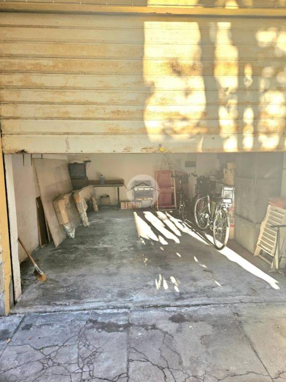 Garage in vendita a Diano Marina via Biancheri, 64