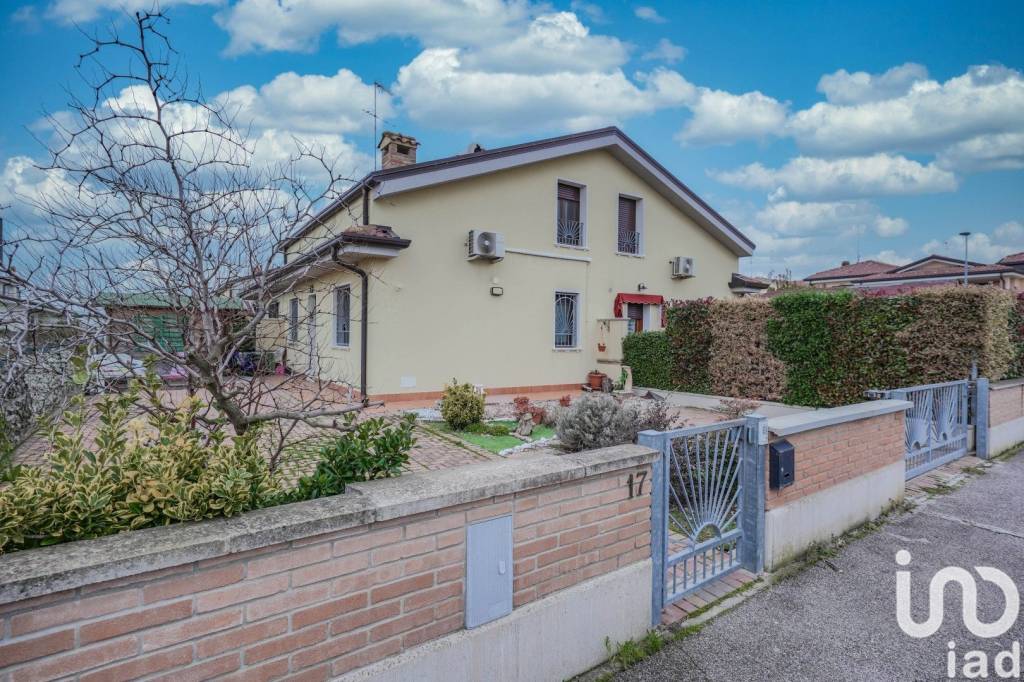 Villa in vendita a Lagosanto via Trattati di Roma