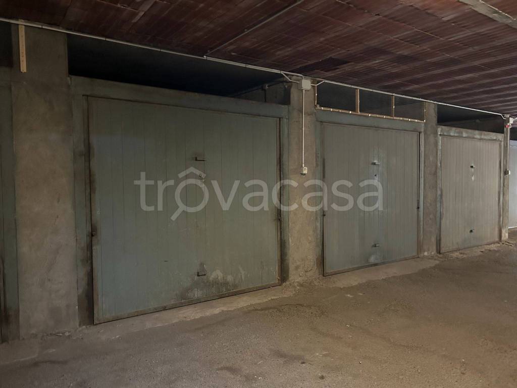 Garage in affitto a Luserna San Giovanni via Monte Friolant, 19